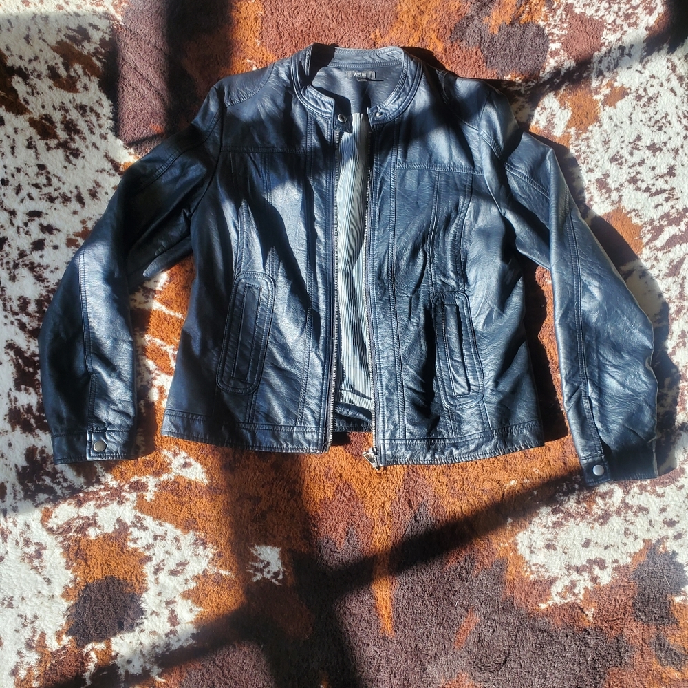Women's Fake Leather Jacket Size Large